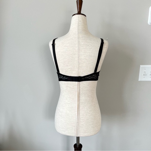 Like new! PINK Victoria’s Secret Leopard Print Lace Bra - Picture 3 of 9